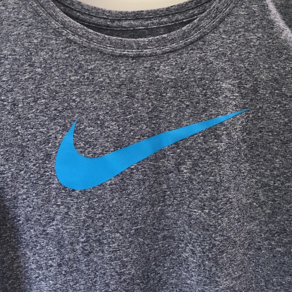 Nike Boys XL Gray Dri-FIT T-Shirt | Blue Swoosh Logo | Lightweight - Picture 3 of 10